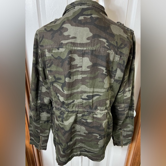 Zenana Outfitters Utility Jacket Military Camo Camoflauge Green Studded Size L - Picture 2 of 4